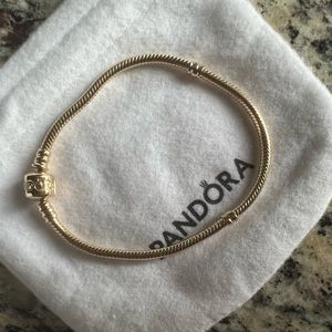 *BRAND NEW* 14K GOLD BRACELET * NEW WORN*
